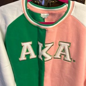 🍀AKA, block, Sweat shirt! NWOT & came from Ivy storehouse. Very warm & soft!